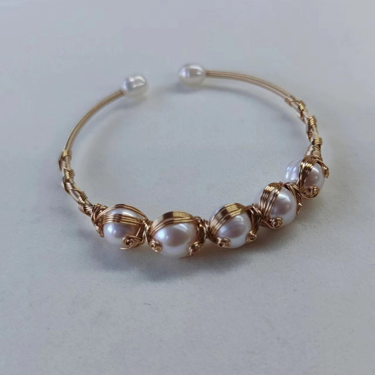 【Wire Wrapping Bangle】 Fresh Water Pearl Wire Wrapping Bangle