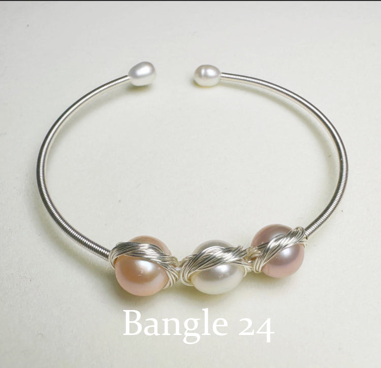 【Wire Wrapping Bangle】 Fresh Water Pearl Wire Wrapping Bangle