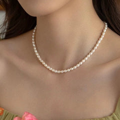 Extremely small grain pearl necklace with natural freshwater pearls, high-quality and luxurious French style collarbone chain