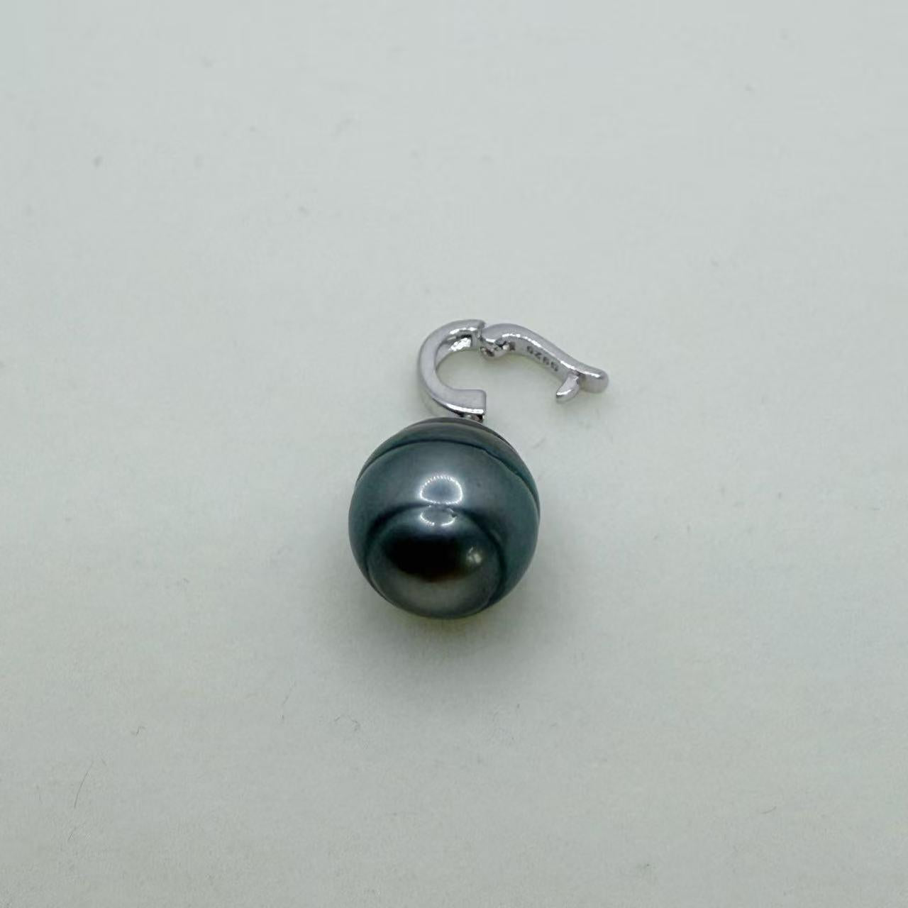 Acorn Design Black Tahitian Baroque Pearl Pendant Universal Clasp (10-12mm) (Free S925 Chain) ASBP001