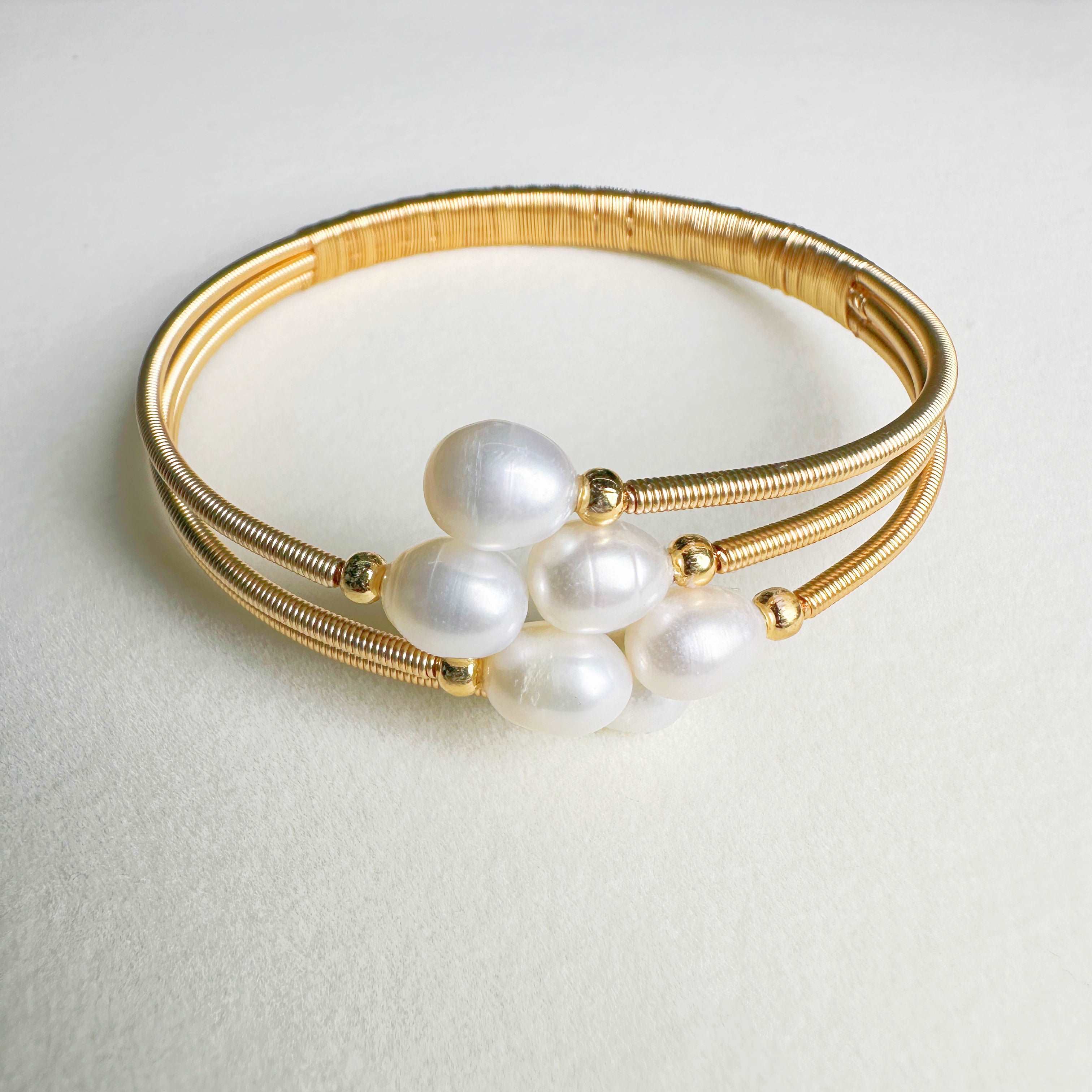 【Wire Wrapping Bangle】 Fresh Water Pearl Wire Wrapping Bangle