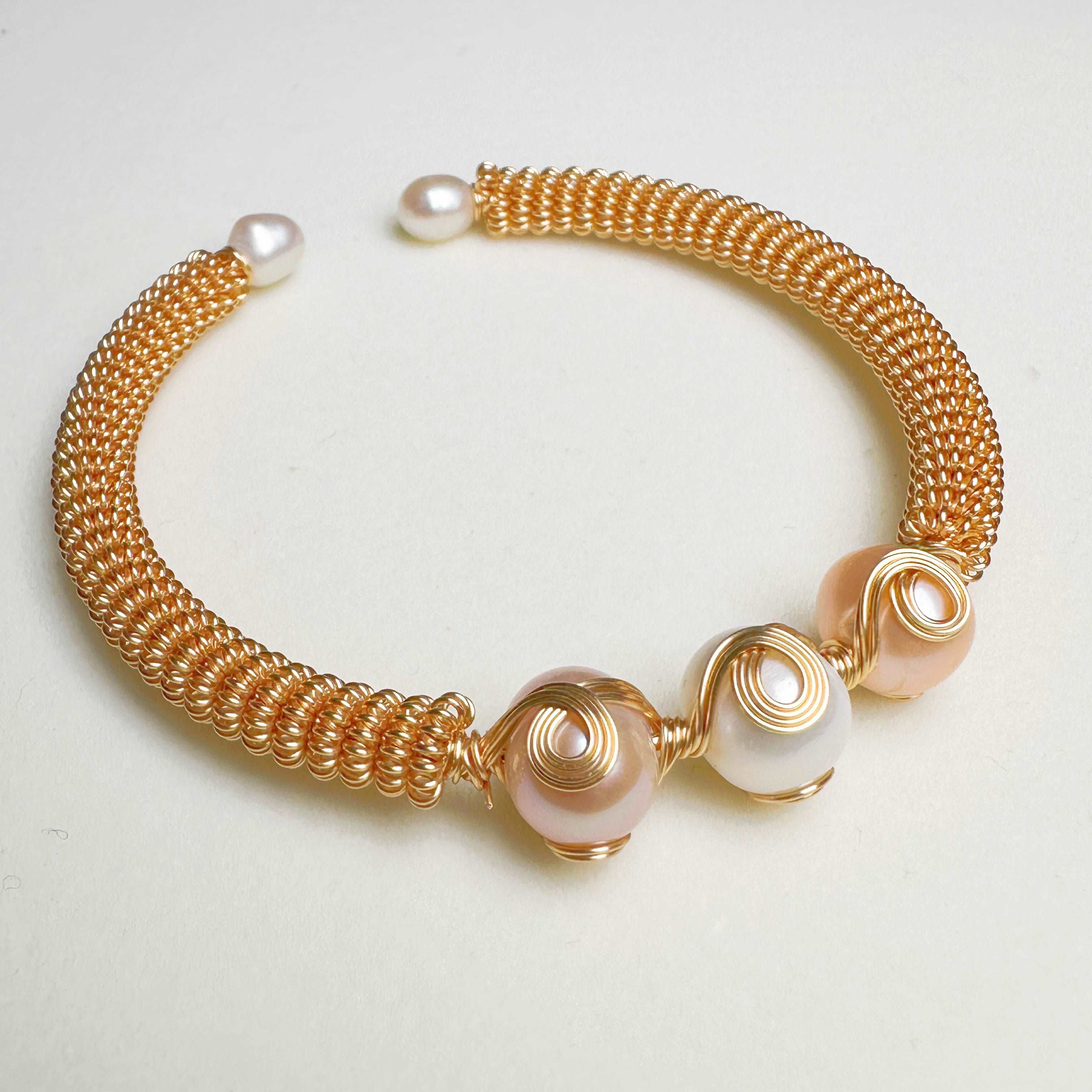 【Wire Wrapping Bangle】 Fresh Water Pearl Wire Wrapping Bangle