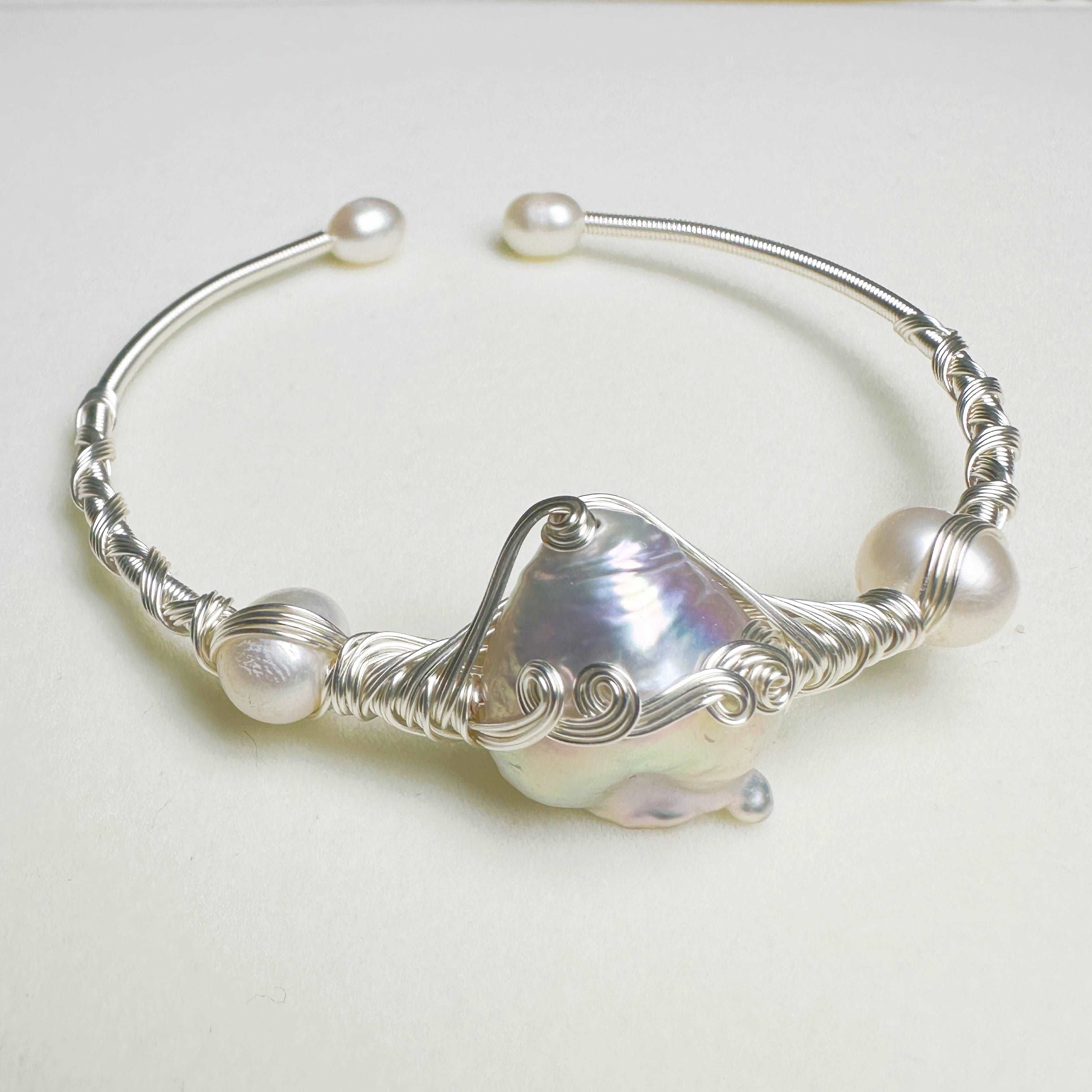 【Wire Wrapping Bangle】 Fresh Water Pearl Wire Wrapping Bangle