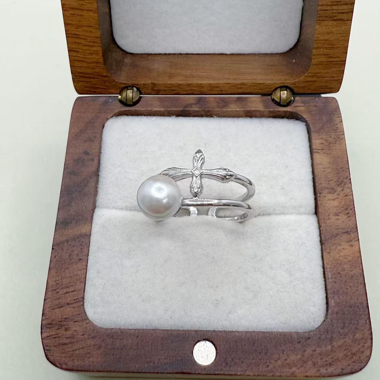Madama Pearl Ring Collection Seawater Akoya Pearl Adjustable (6-7mm)