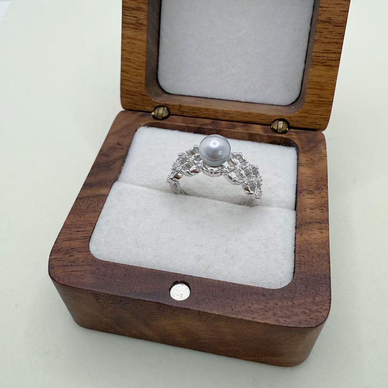 Madama Pearl Ring Collection Seawater Akoya Pearl Adjustable (6-7mm)